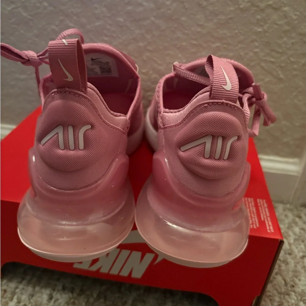 Nike Air Max 270 Kids Sneakers in Pink and White